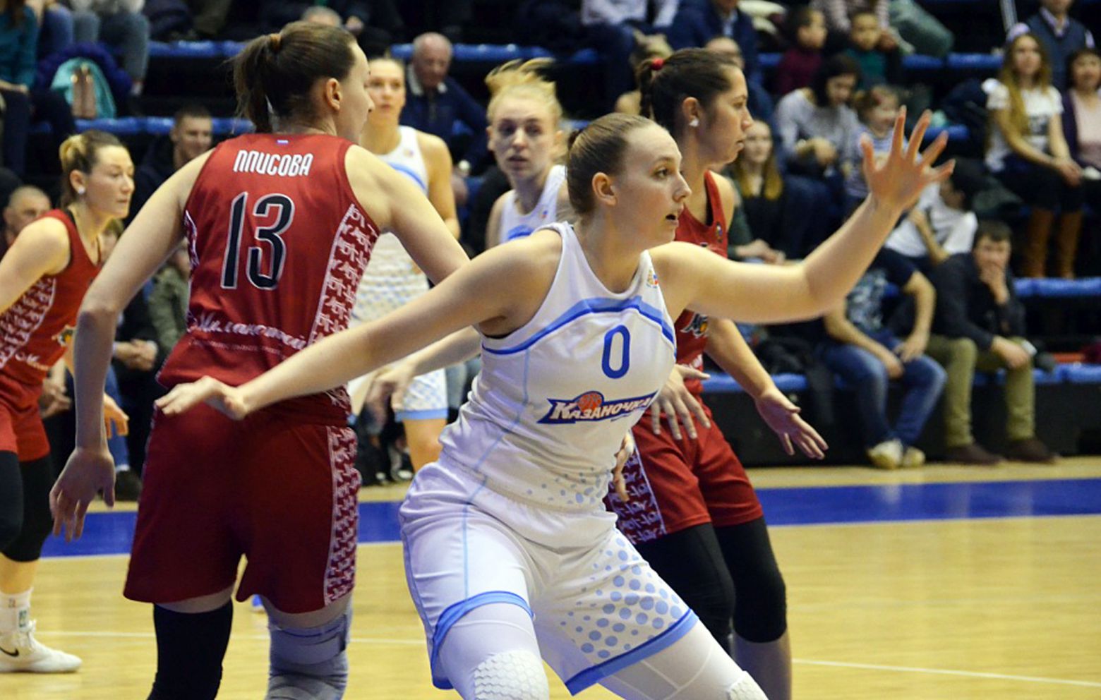 MERRITT HEMPE has signed with Sedis Cadí