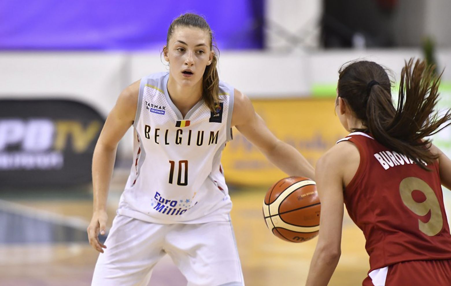 LAURE RESIMONT (1998) ha firmado con Regeneracom Sports